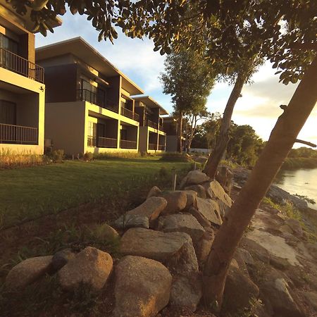 Riverawan Hotel Chanthaburi Bagian luar foto