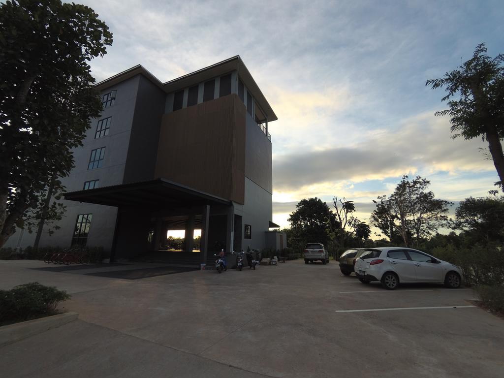 Riverawan Hotel Chanthaburi Bagian luar foto
