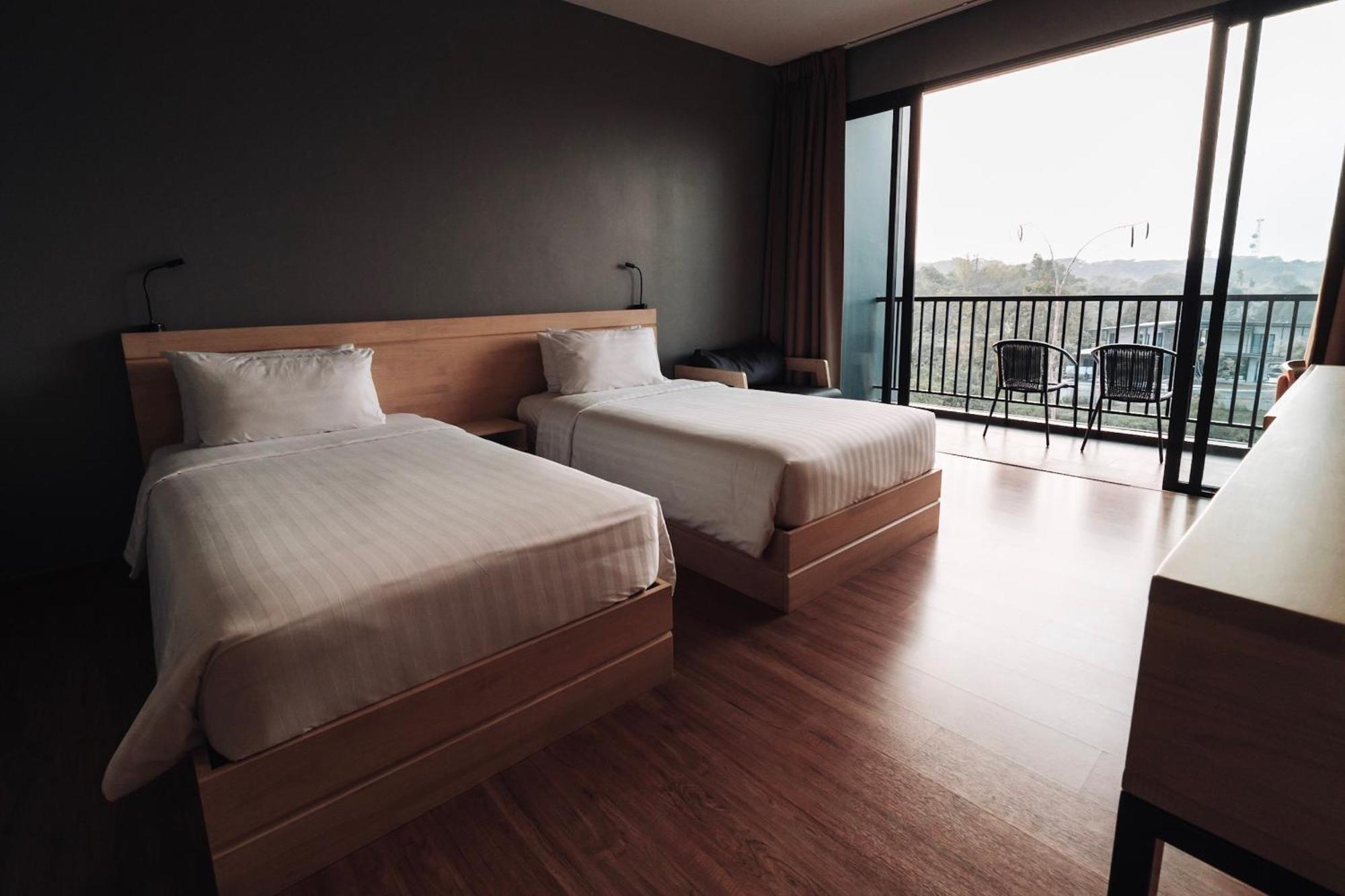 Riverawan Hotel Chanthaburi Bagian luar foto