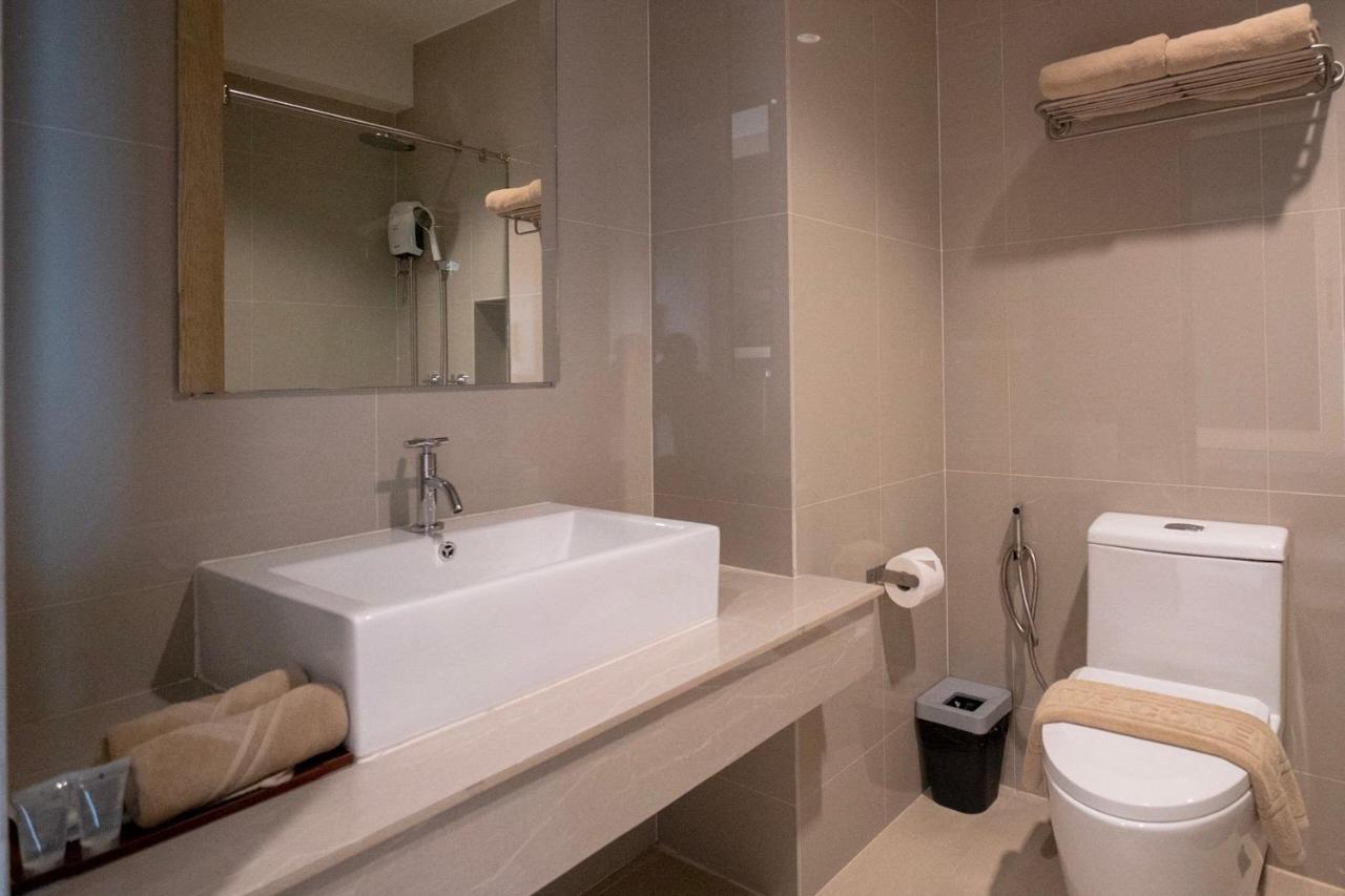 Riverawan Hotel Chanthaburi Bagian luar foto